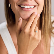 Delicate tear-shaped ring with labradorite in 925 sterling silver / stackable tear ring handmade