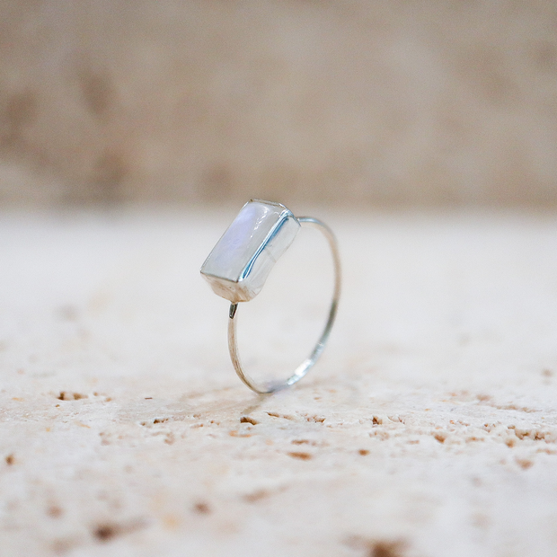Rainbow Moonstone Square Ring made of 925 Sterling Silver / Moonstone Ring