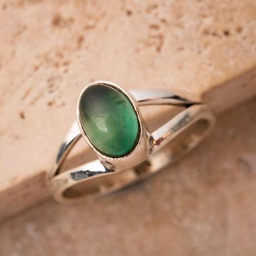 Small Green Onyx Ring with Oval Stone made of 925 Sterling Silver hand crafted