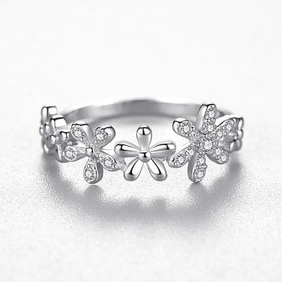 Daisy diamond ring