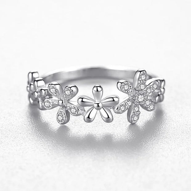 Daisy diamond ring