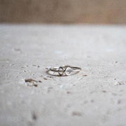 Delicate Knot Infinity Ring in 925 Sterling Silver / Pretzel Bow
