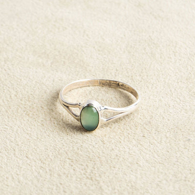 Small Green Onyx Ring with Oval Stone made of 925 Sterling Silver hand crafted