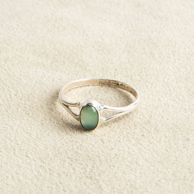 Small Green Onyx Ring with Oval Stone made of 925 Sterling Silver hand crafted
